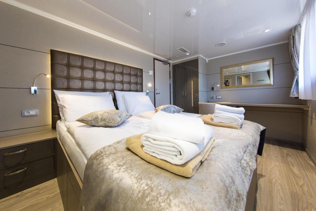 Amb-Cabin-Main Deck (1)