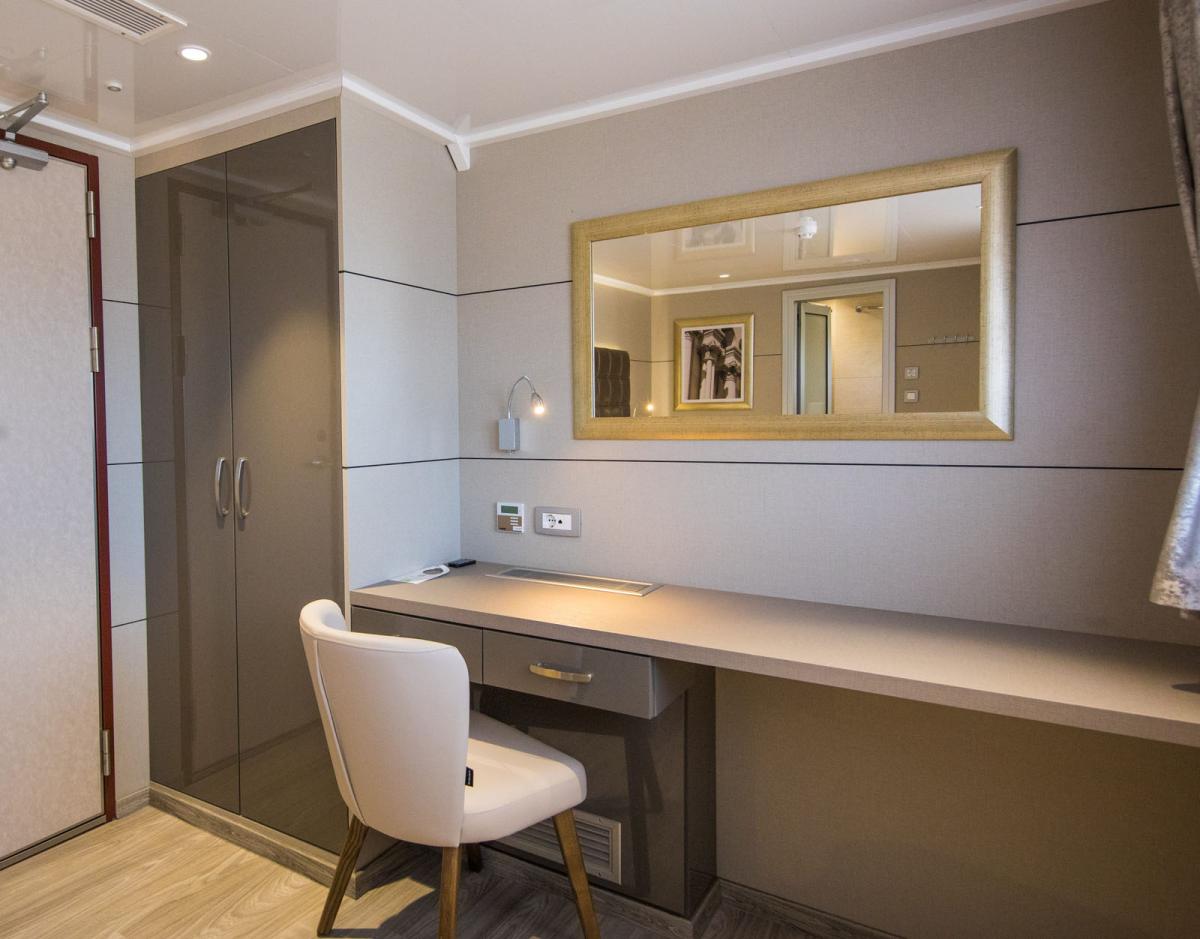 Amb-Cabin-Main Deck (2)